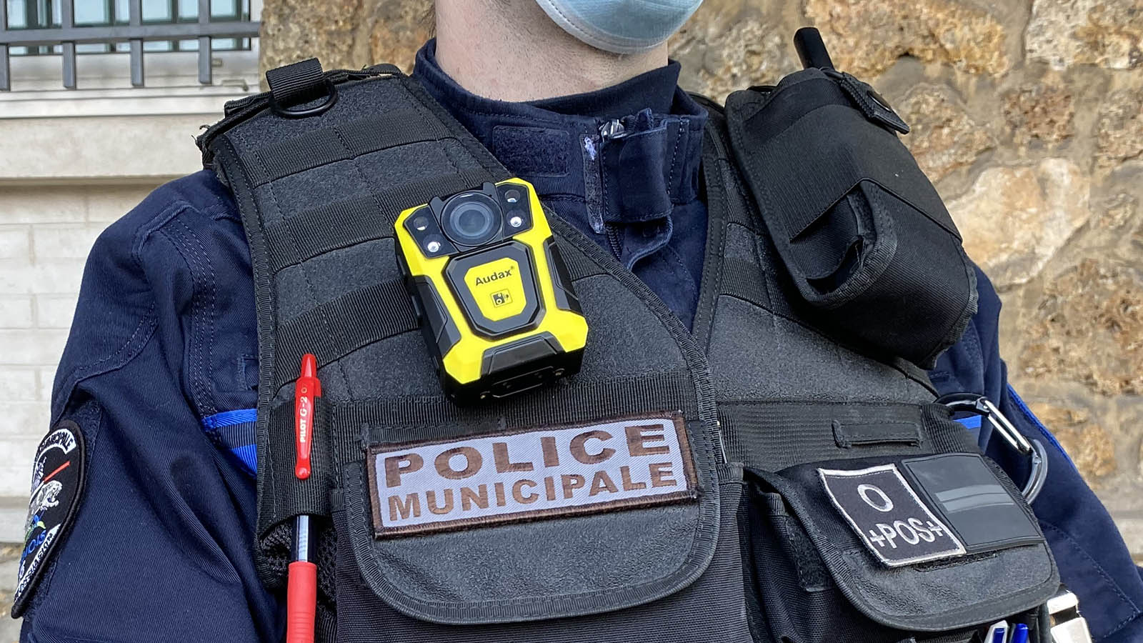 Des caméras-piétons pour protéger la police municipale ?